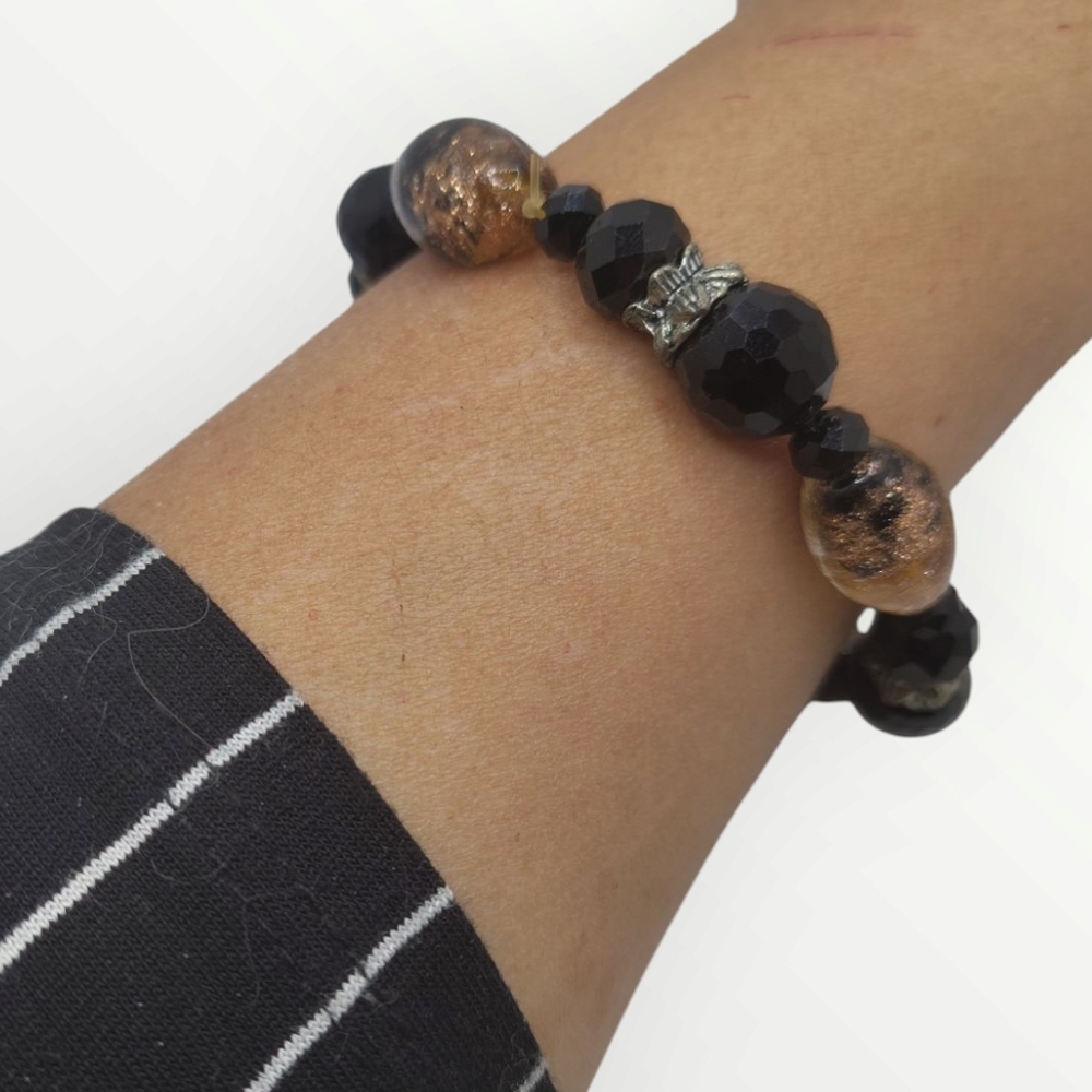 Elegant Black and Gold Beaded Bracelet